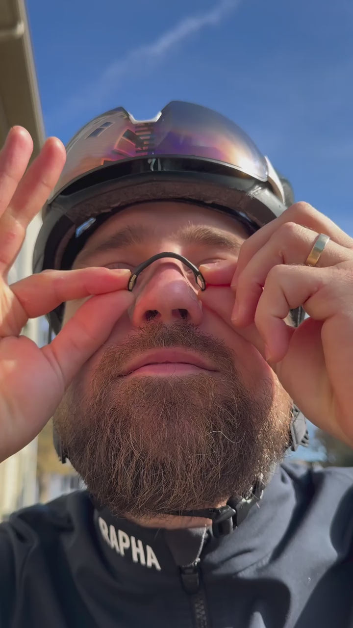Load video: Demonstration of how to use Air Easy Pro Magnetic Nasal Strip 